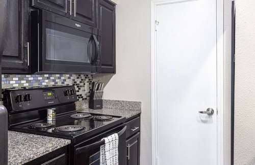 Sonesta West Apartment | Modern Apartment in Prime Location (ID8532X91)