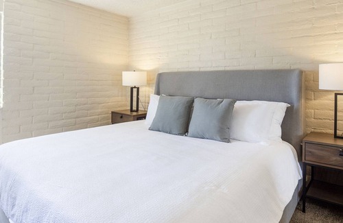 Tucson Apartment | Modern Apartment in Prime Location (ID9664X60)