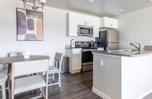 Boise Bench Apartment | Modern Apartment in Prime Location (ID6812X22)