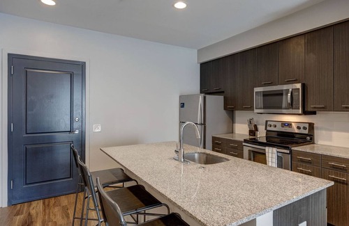 Grove City Apartment | Modern Apartment in Prime Location (ID4290X54)