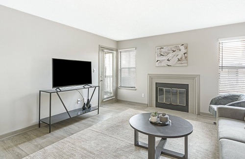 Huntsville Apartment | Modern Apartment in Prime Location (ID5970X69)