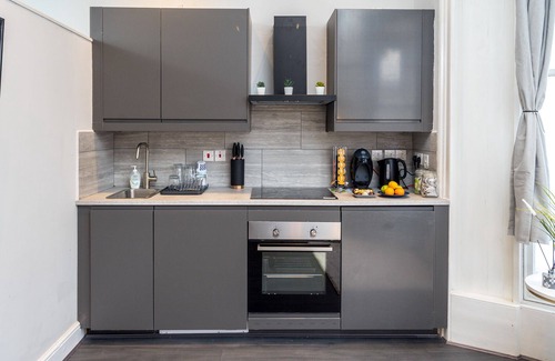 Holland Park Apartment | Modern Apartment in West Kensington London