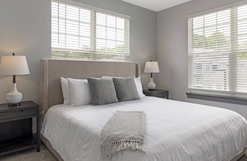 Flowery Branch Apartment | Modern Apartment in Prime Location (ID9684X38)