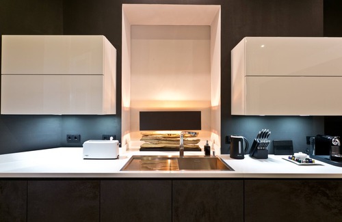 Belvaros - Lipotvaros Apartment | Modern apartment with a breathtaking view of the Danube and the mountains