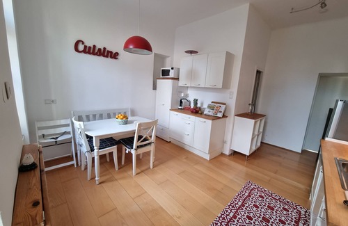 Hernals Apartment | Modern apartment with large bright balcony 110m²/free garage
