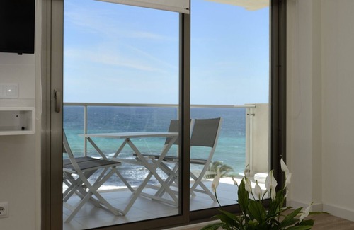 Sant Llorenc des Cardassar Apartment | Modern beachfront apartment
