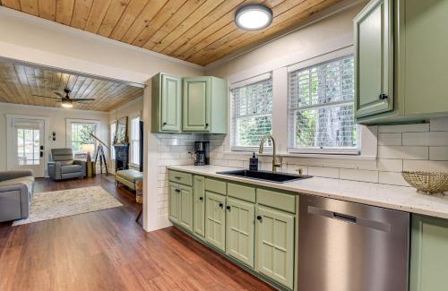 Bradenton House | Modern-Boho Bradenton Bungalow with Private Hot Tub!