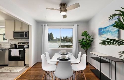 Green Valley House | Modern Bungalow | Game Room | Fire Pit | Grill