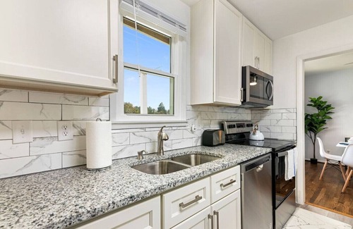 Green Valley House | Modern Bungalow | Game Room | Fire Pit | Grill