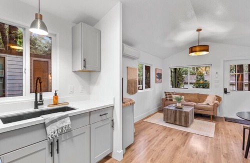 Dunsmuir Cabin | Modern Cabin - (Elm)