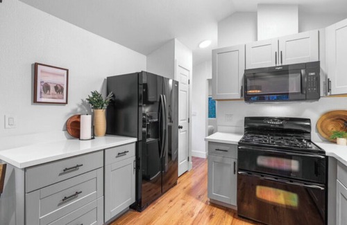 Dunsmuir Cabin | Modern Cabin - (Elm)