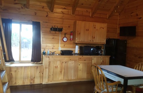 East Corinth Cabin | Modern cabin, large interior space, sleeps 6.