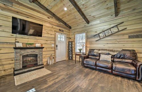 Pisgah Forest House | Modern Cabin with Fire Pit Less Than 3 Mi to Trails!