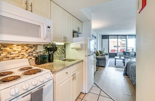 Myrtle Beach Condo | Modern Caravelle Resort Condo: Near Golf Courses!