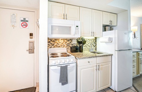 Myrtle Beach Condo | Modern Caravelle Resort Condo: Near Golf Courses!