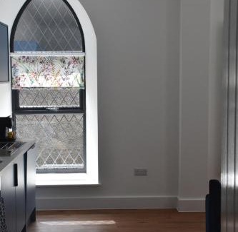 Colwyn Bay Apartment | Modern Chapel Stay at Trinity