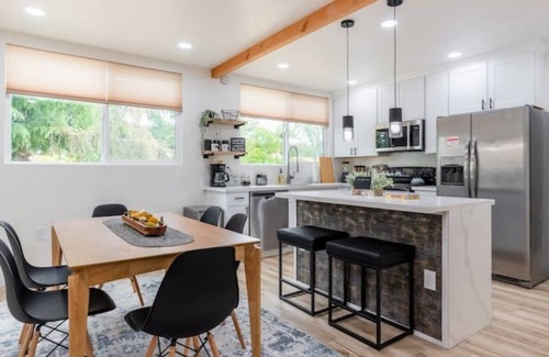 Concord House | Modern Charm/Large families and friend groups