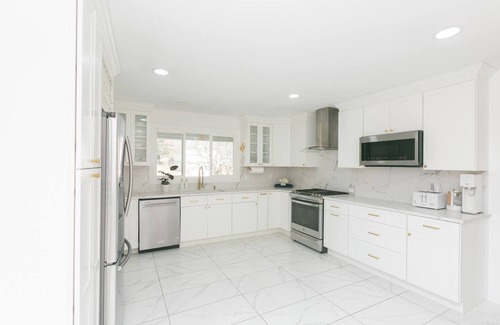 White Oak House | Modern Chic Home W/Lots Of Natural Light Near DC