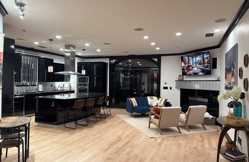 Shawnee Condo | Modern Chic Loft in Downtown Shawnee KS Walking Distance to Local Atrractions