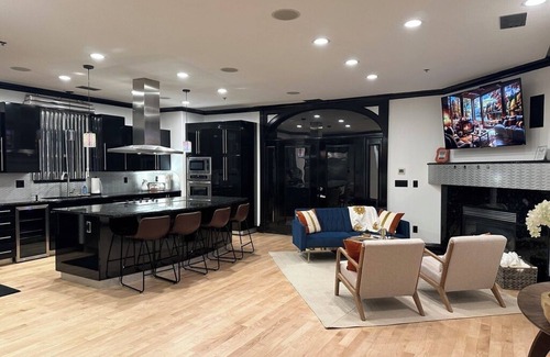 Shawnee Condo | Modern Chic Loft in Downtown Shawnee KS Walking Distance to Local Atrractions