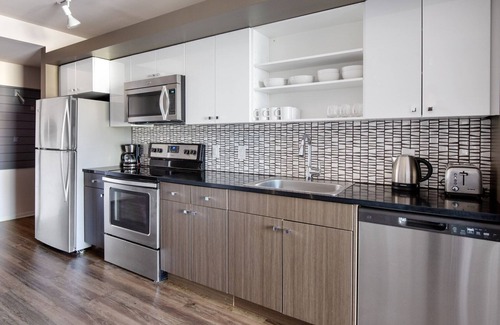 Theatre District Apartment | Modern Chinatown/Theater District 2BR w/W/D & Gym, nr T, by Blueground