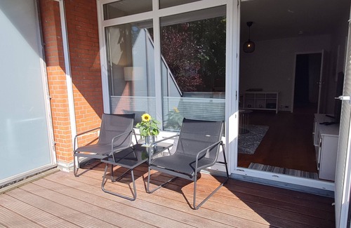 Mitte Apartment | Modern city apartment with balcony and private parking space in a quiet location
