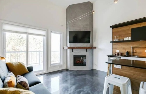 Mont-Tremblant Village Apartment | Modern condo 10 min. drive from ski resort, with mountain views