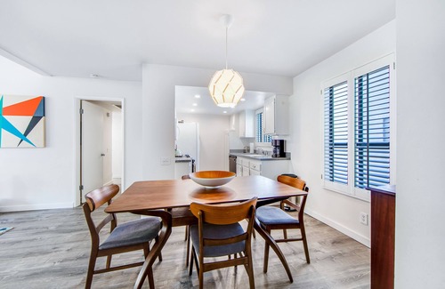 Canyon Corridor Apartment | Modern condo with mountain view, private balcony, pools