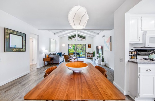 Canyon Corridor Apartment | Modern condo with mountain view, private balcony, pools