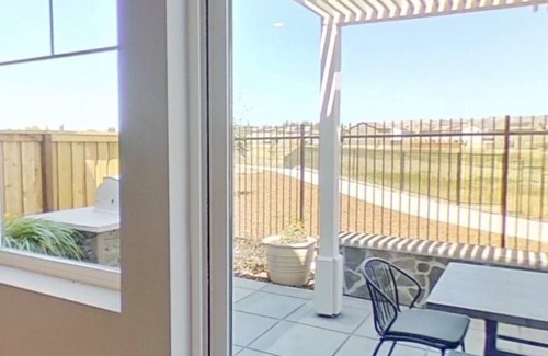 Fairfield House | Modern contemporary home close to Napa Wine County, Shopping Outlet and more!