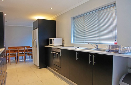 Constantia House | Modern Cottage In Upper Constantia