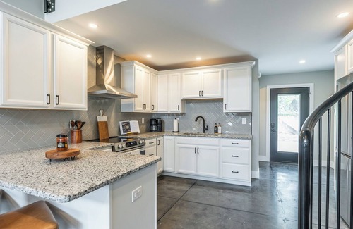 Lawrenceburg Cottage | Modern cottage located in the heart of the Bourbon Trail