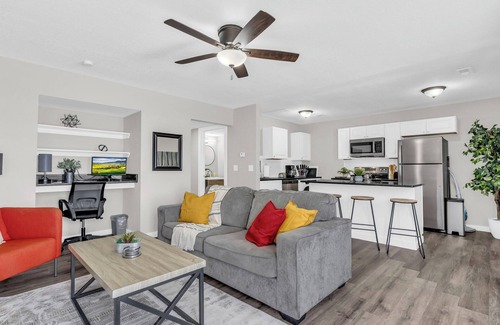 Lawrence Apartment | Modern & Cozy 2BR Home - Queen Beds + Workspace + Parking + WiFi Perfect stay!