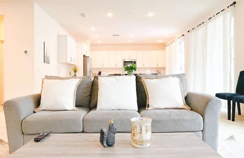 Ontario House | Modern & Cozy 5BR near Ontario Airport