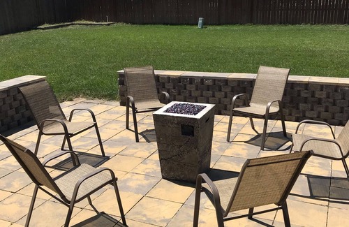 Summerset House | Modern day home + 4 bedrooms + hot tub