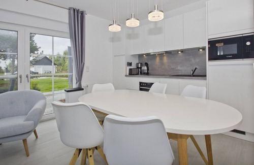 Gross Zicker Apartment | Modern vacation apartment with private terrace - Haus Inselwind FeWo MEERglück