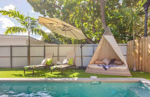 Buena Vista House | Modern Design District Wynwood TH wHeated Pool