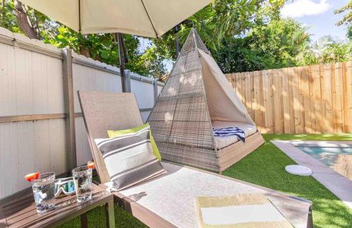 Buena Vista House | Modern Design District Wynwood TH wHeated Pool