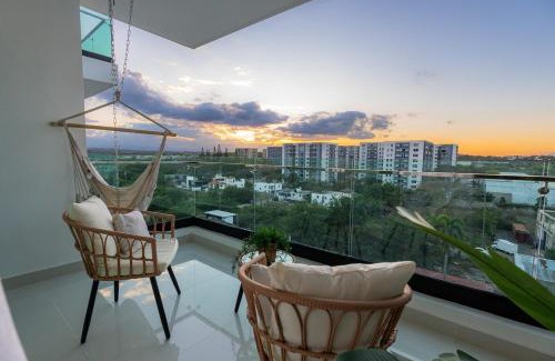 Punal Apartment | Modern 3BR! 9FL, King Bed! STI with Pool! Fast wifi!