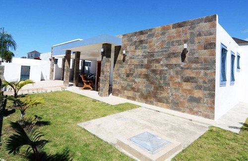 Santiago de los Caballeros Villa | Modern House Pool AC WiFi