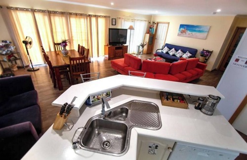 Bonney Apartment | Modern efficiently-designed Two-Bedroom Apartment Meningie