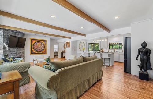 Redway House | Modern elegance in the redwoods, steps from the magnificent river beach