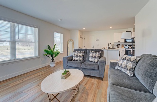 Auburn Apartment | Modern Escape in Central Auburn Only 3miles to Bates College - 1BD, 1BA