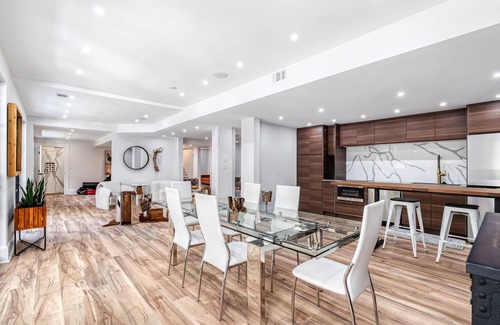 Paces House | Modern Estate: Sports Court, Heated Pool, Hot Tub, Theater & Fitness. Sleeps 10