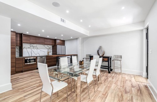 Paces House | Modern Estate: Sports Court, Heated Pool, Hot Tub, Theater & Fitness. Sleeps 10
