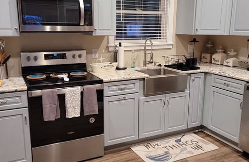 Saint Helena Island House | Modern Farmhouse Getaway near MCAS/PI & Agapae Oaks