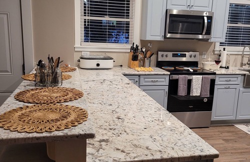 Saint Helena Island House | Modern Farmhouse Getaway near MCAS/PI & Agapae Oaks