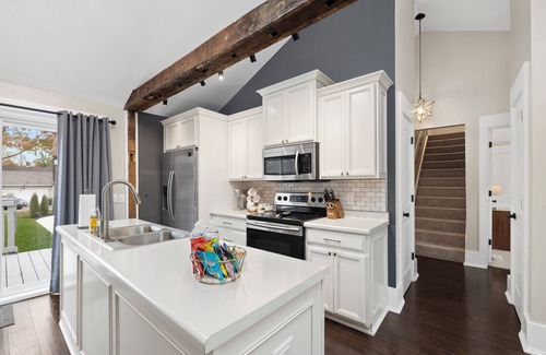 Auburn House | Modern Farmhouse in Charming Neighborhood Walking Distance to Downtown