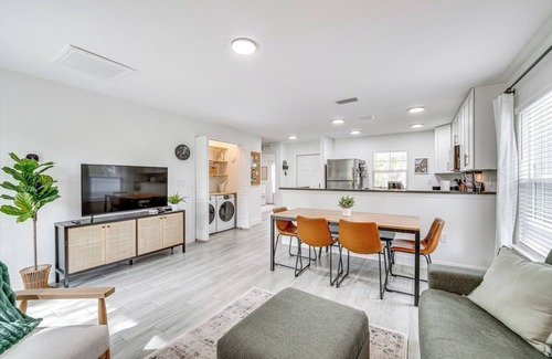 Oakland House | Modern Florida Bungalow: 3 Miles to Winter Garden!