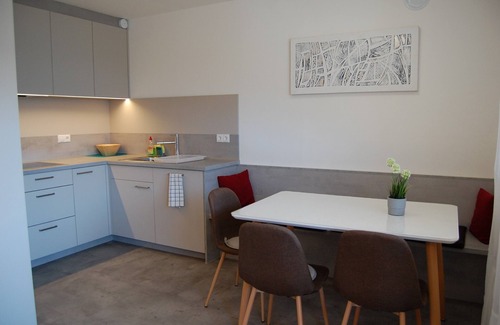 Sluderno Apartment | Modern furnishings - Parterre balcony - close to the center - connection - bus-train